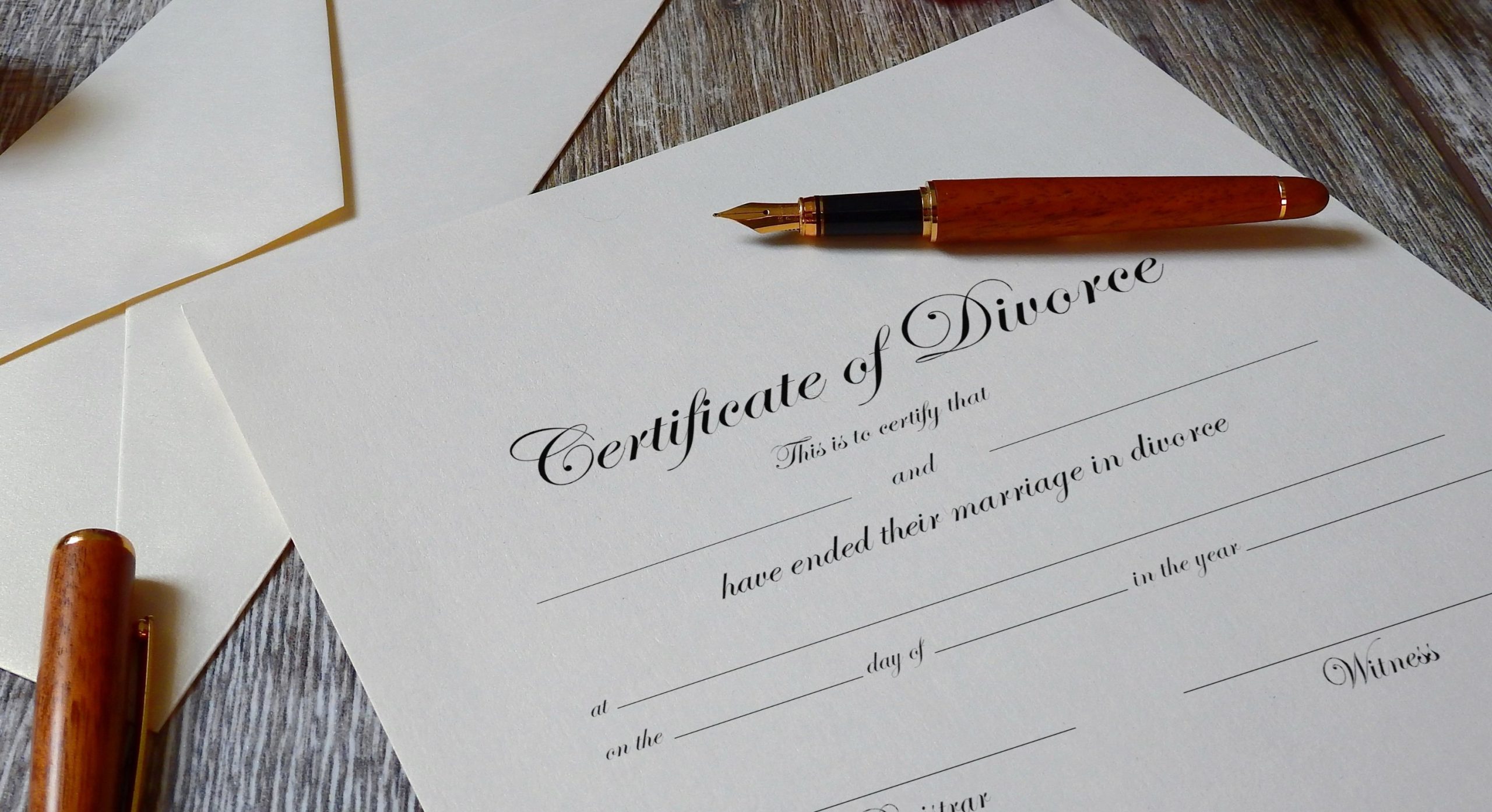 Divorce certificate with a fountain pen